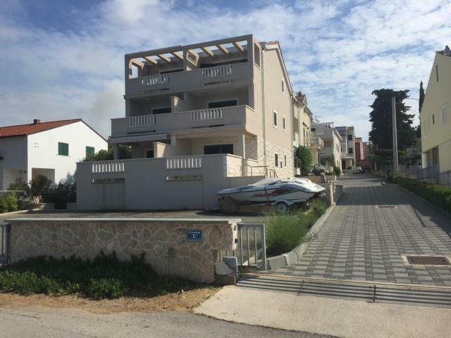 Apartmani Irina Водице Экстерьер фото